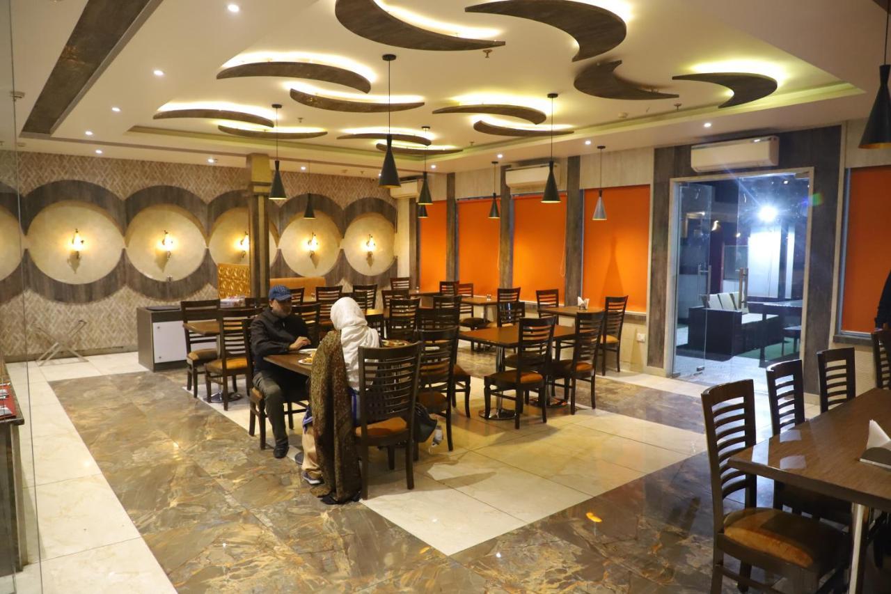 Genx Le Crescent Ghaziabad Ξενοδοχείο Εξωτερικό φωτογραφία